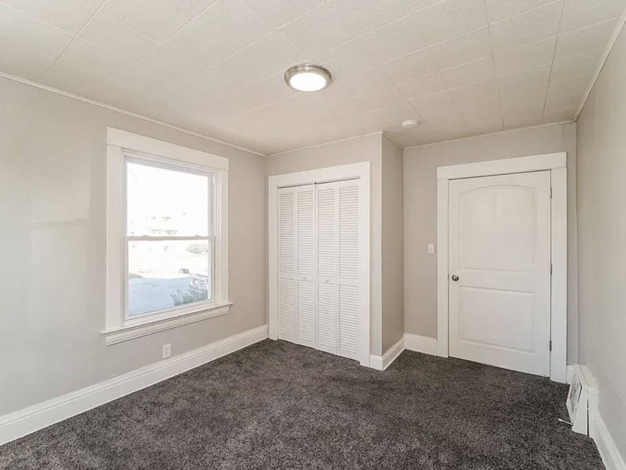 1716 Albert St - Photo 3 of 6