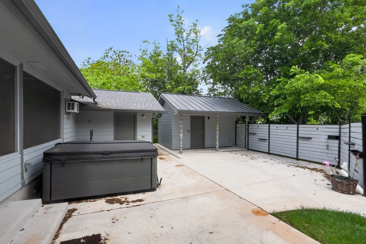 513 Meadowbrook Dr - Photo 2 of 22