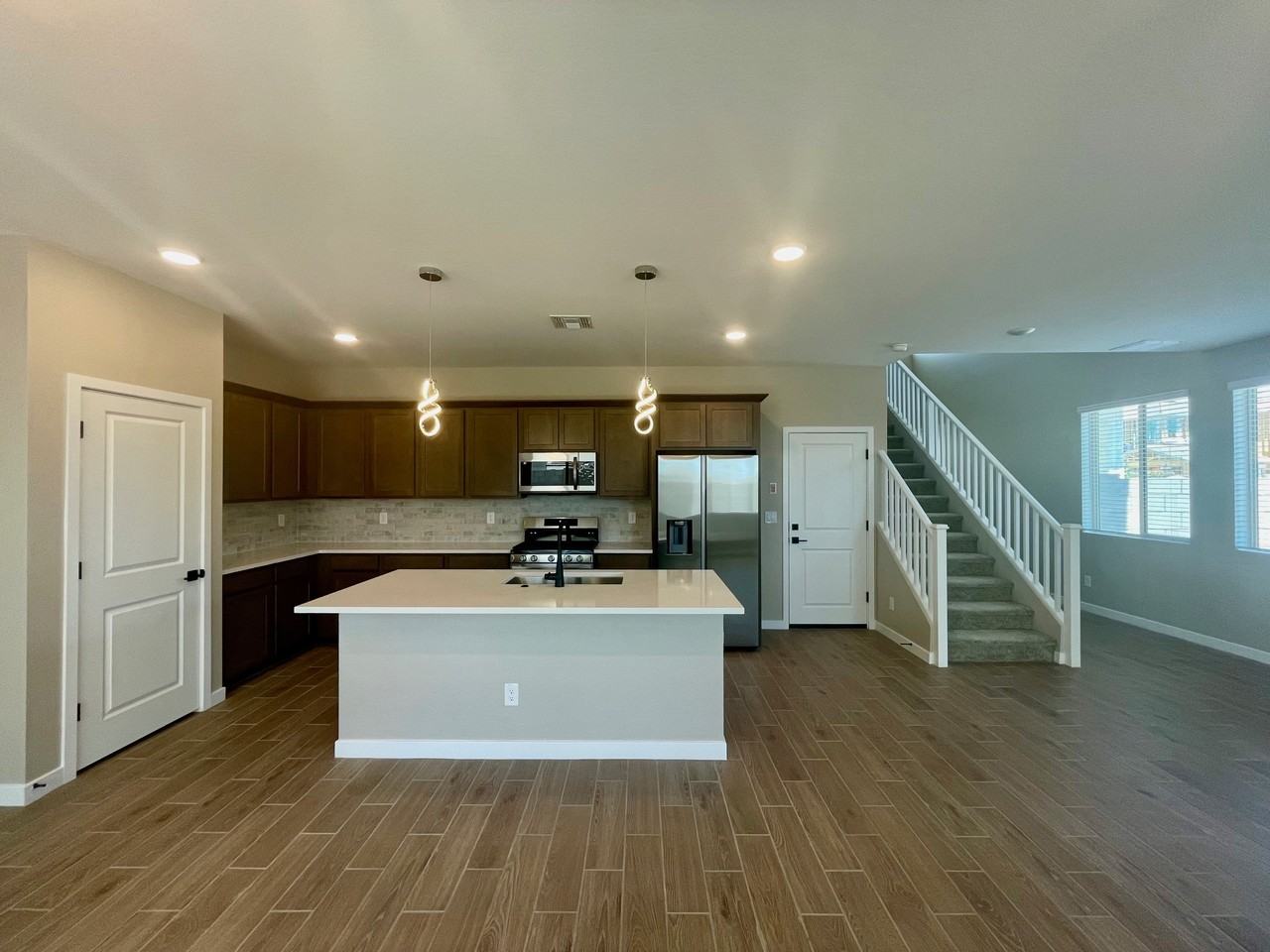 3150 S 180th Ln - Photo 3 of 35