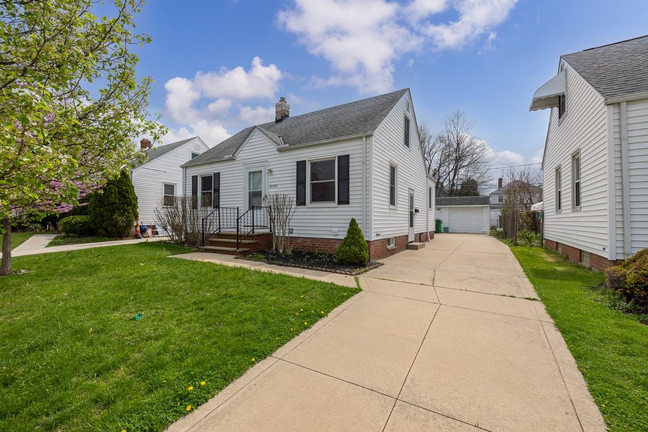 20500 Morris Ave - Photo 2 of 27