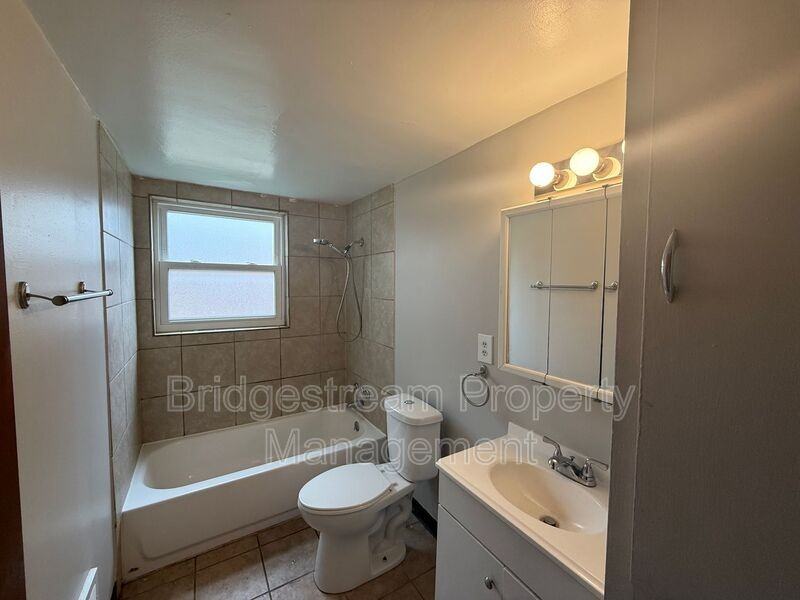 211 N Cherrywood Ave #2 - Photo 6 of 6