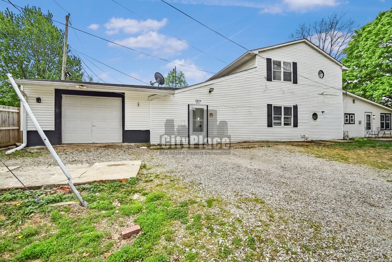 2633 S Randolph St #B - Photo 4 of 20