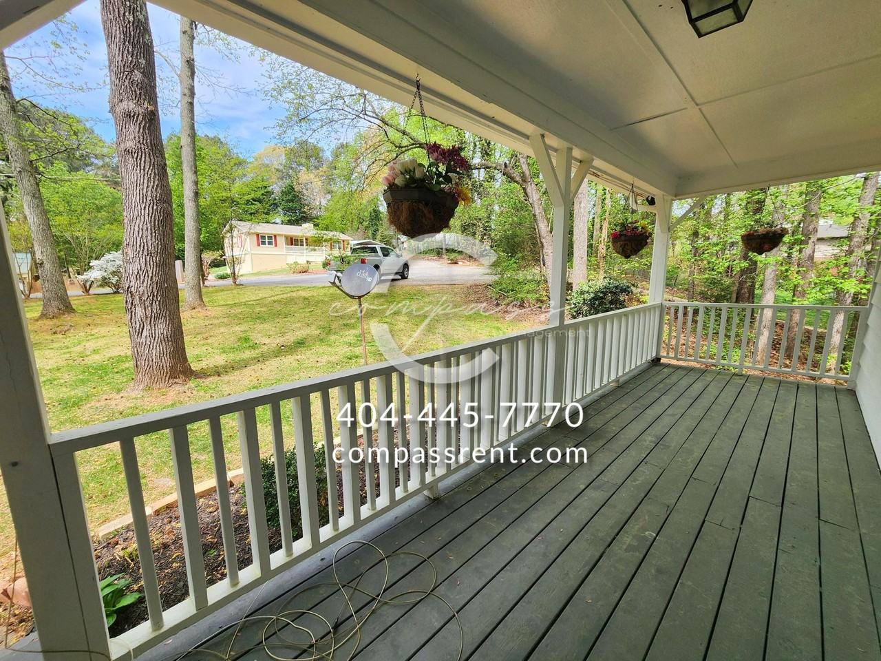 142 Wanda Ave - Photo 3 of 31