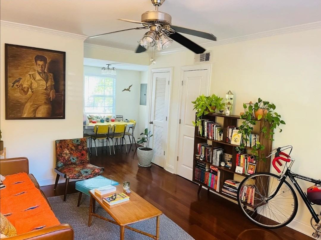 401 E 116th St #8 - Photo 2 of 8