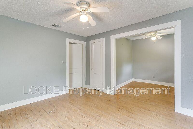 1411 6th Ave #3 - Photo 3 of 11