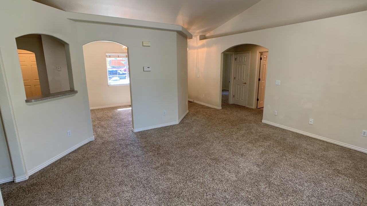 10 Anita Rd - Photo 3 of 10