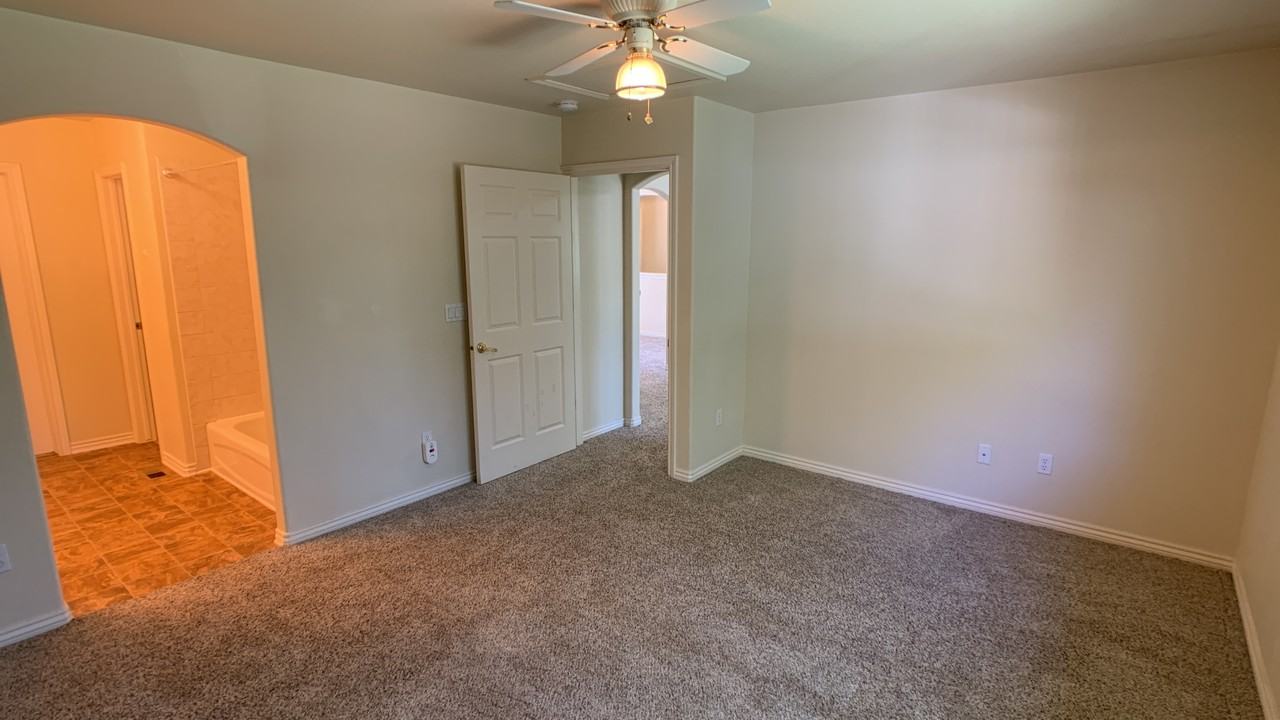 10 Anita Rd - Photo 5 of 10