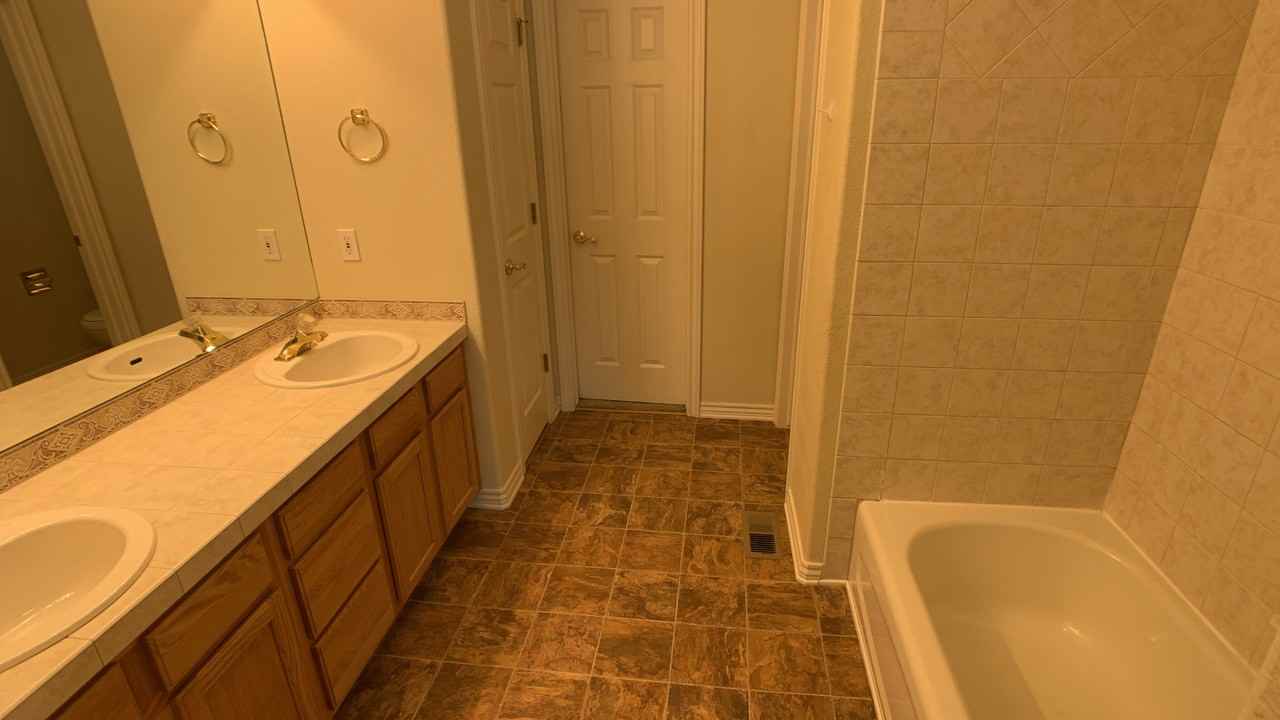 10 Anita Rd - Photo 6 of 10