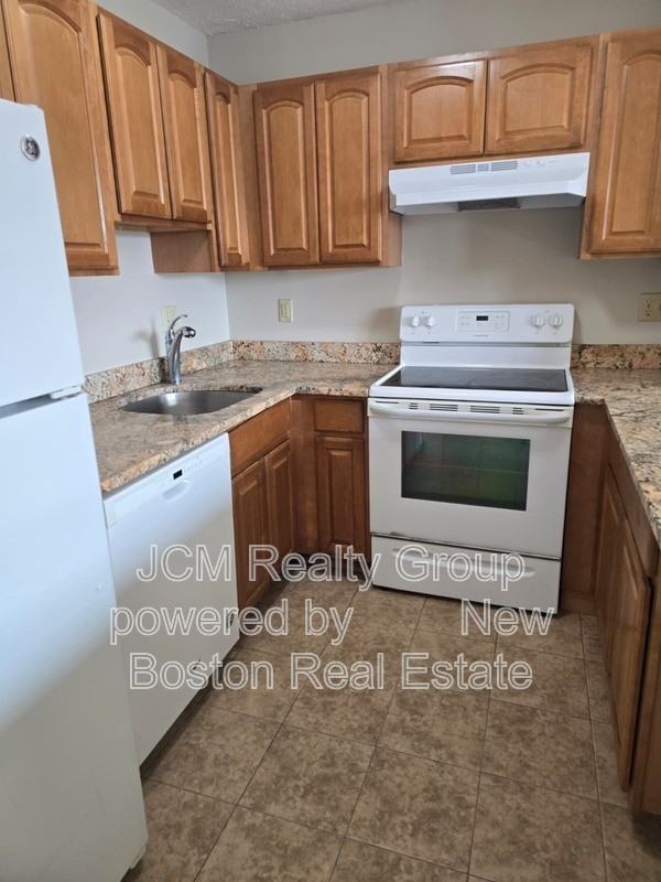 80 Sagamore St - Photo 2 of 14