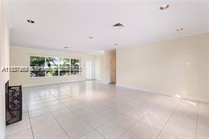 2632 Northeast 30th Street - Photo 6 of 17