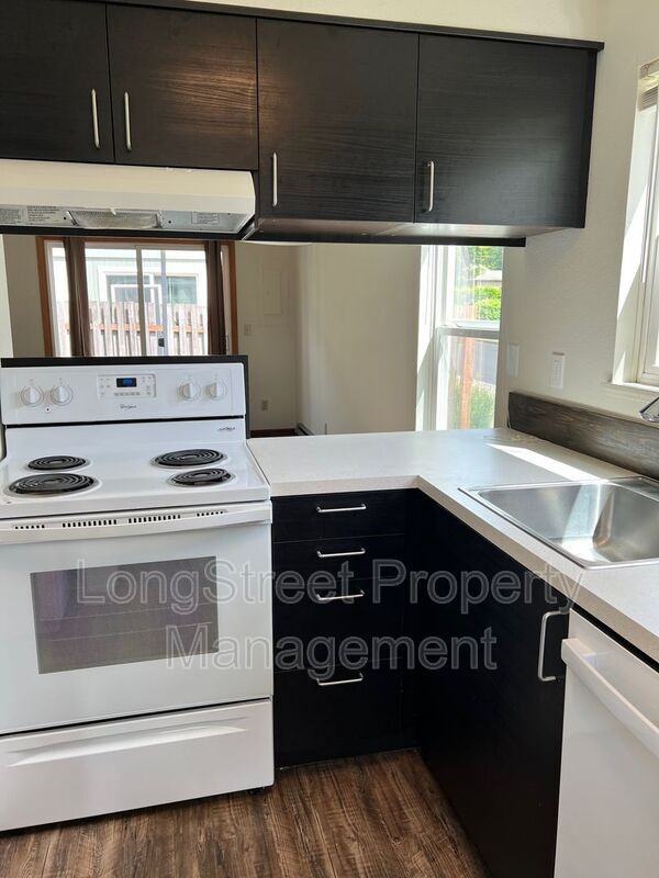 3201 Se Wake St #1 - Photo 3 of 12