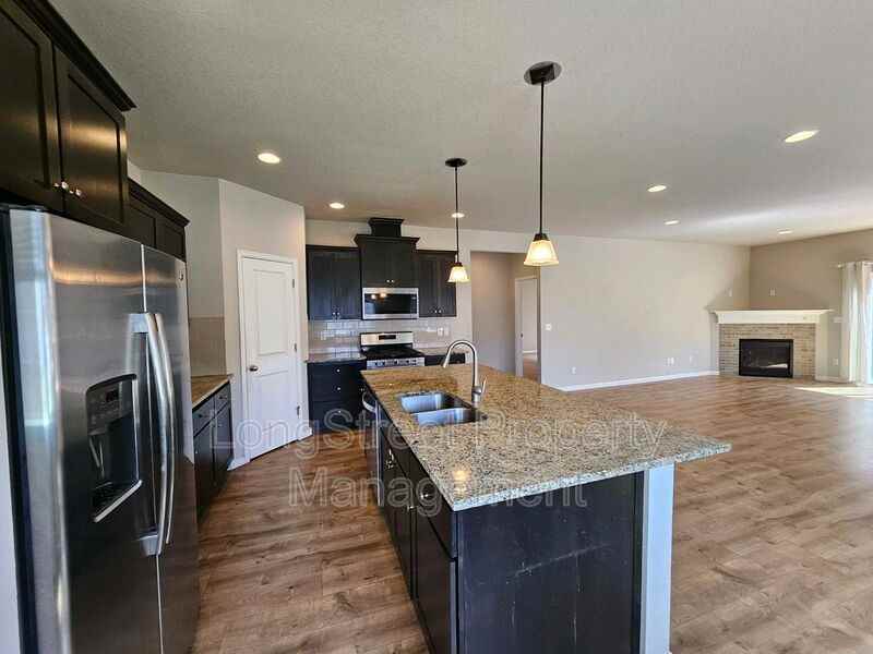 16992 Nw Tristan St - Photo 5 of 45