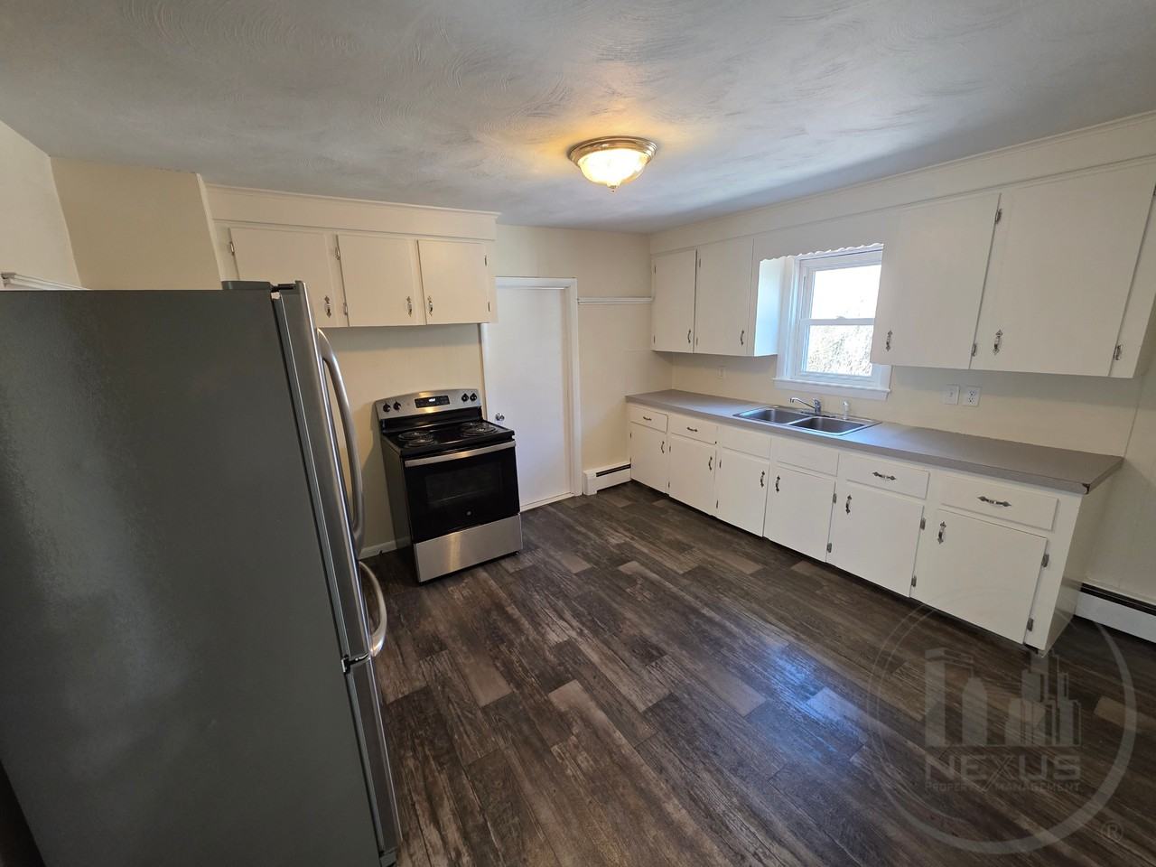 9 Sue St - Photo 4 of 12