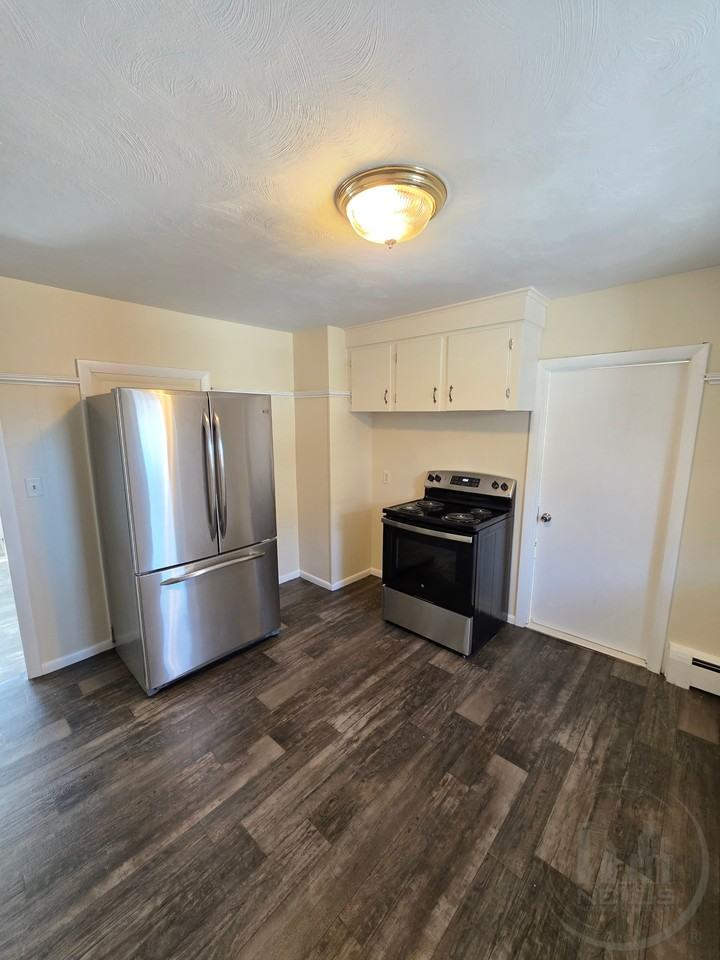 9 Sue St - Photo 5 of 12