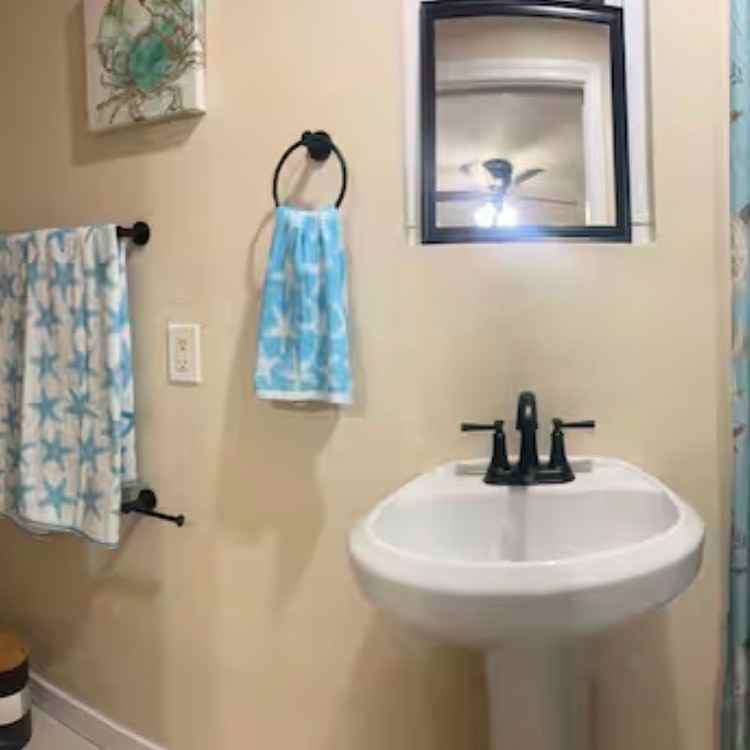 870 S Mccall Rd #4 - Photo 6 of 8