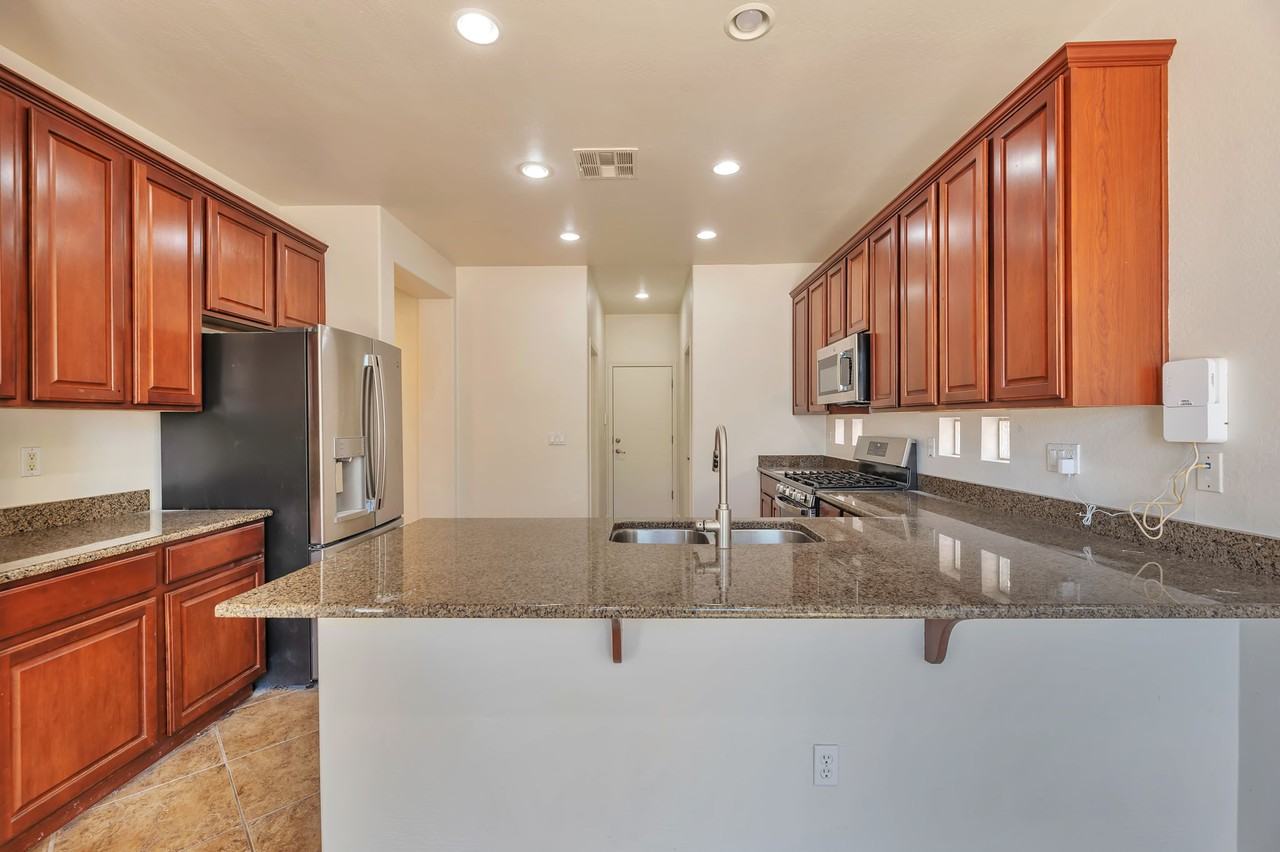 5433 W Red Bird Rd - Photo 7 of 28