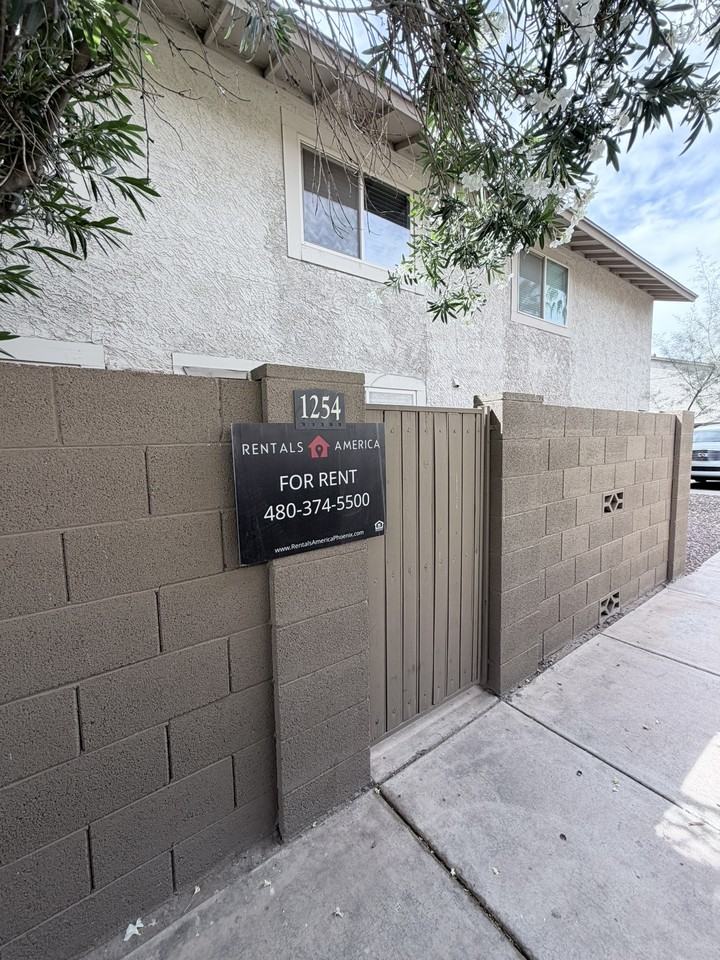 1254 N 85th Pl - Photo 3 of 36