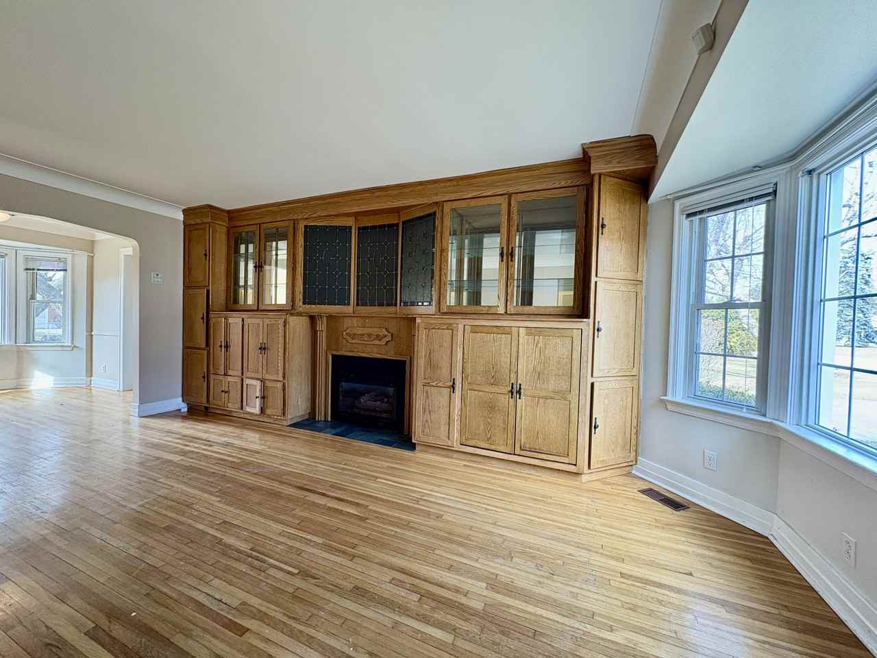 4019 Casgrain Dr - Photo 2 of 39