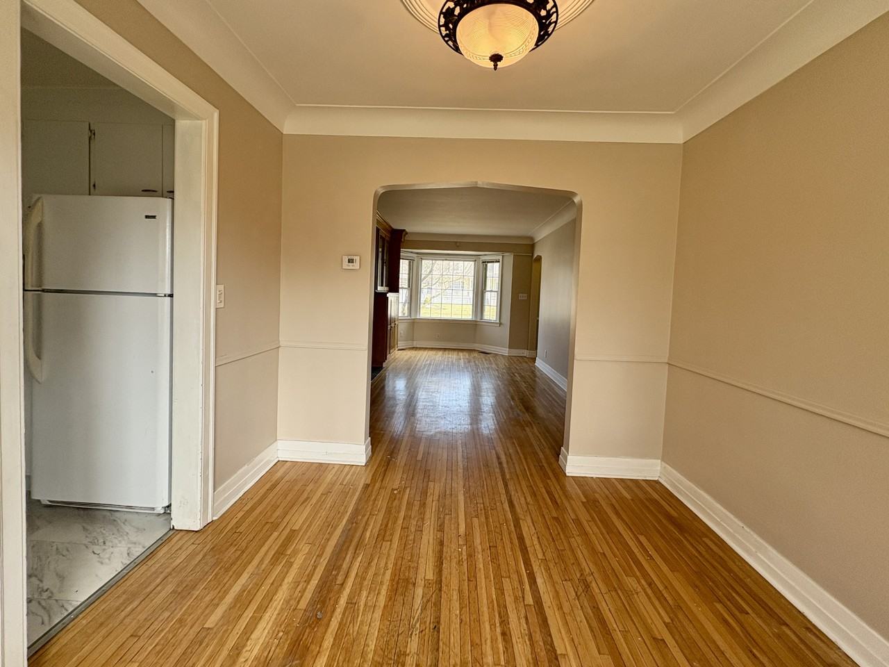 4019 Casgrain Dr - Photo 5 of 39