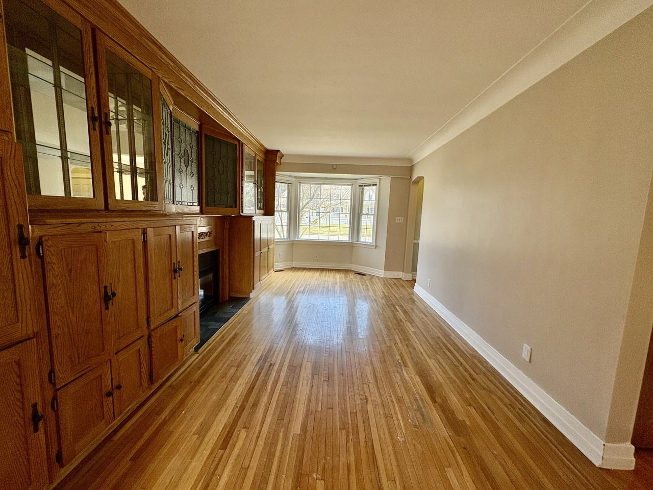 4019 Casgrain Dr - Photo 6 of 39