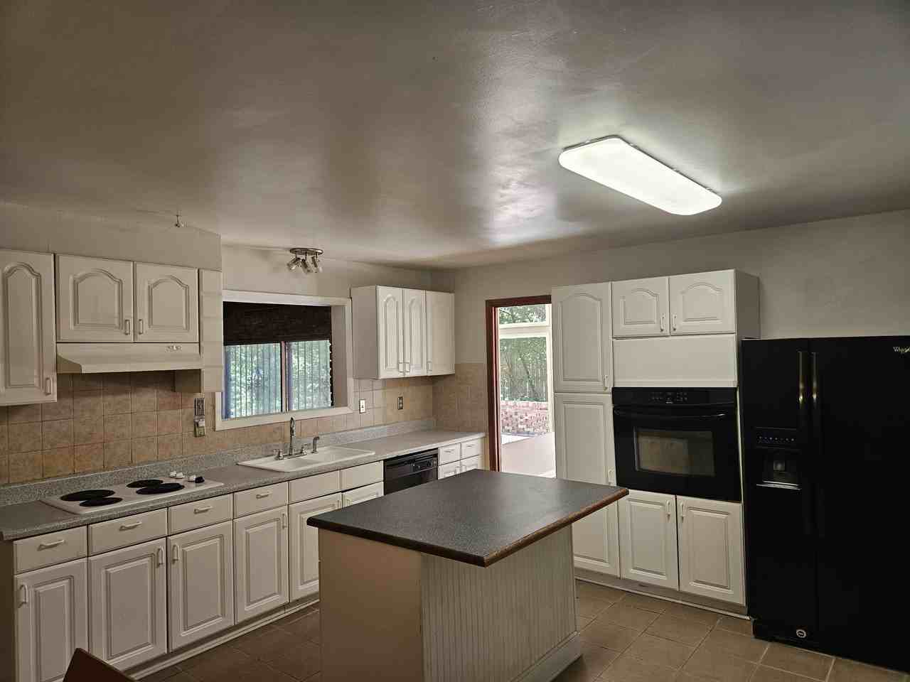 3543 Cloudland Dr - Photo 7 of 17