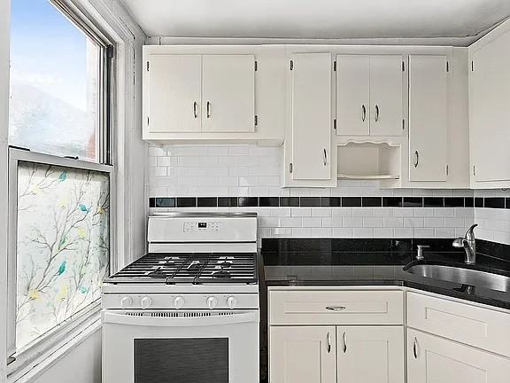 459 Union St - Photo 2 of 11