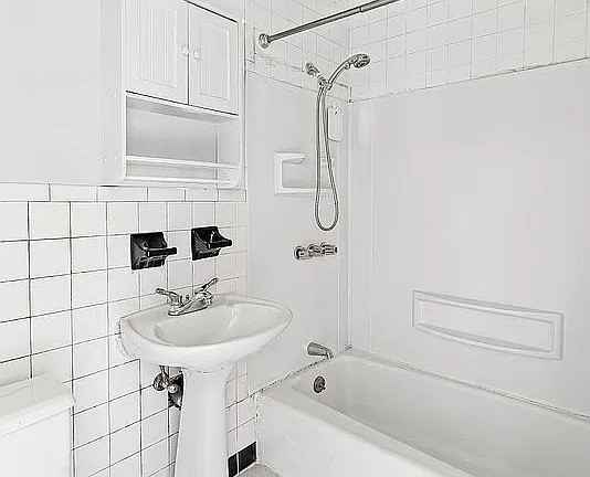 459 Union St - Photo 4 of 11