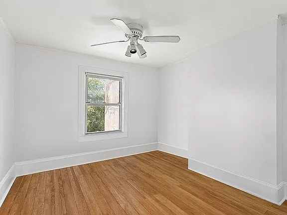 459 Union St - Photo 5 of 11