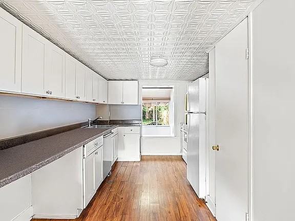 459 Union St - Photo 6 of 11