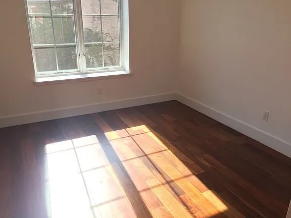 301 Macon St - Photo 5 of 7