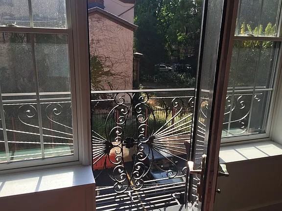 301 Macon St - Photo 6 of 7