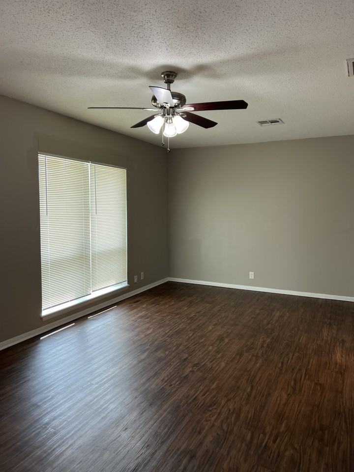 2529 Nw 116th St - Photo 4 of 20