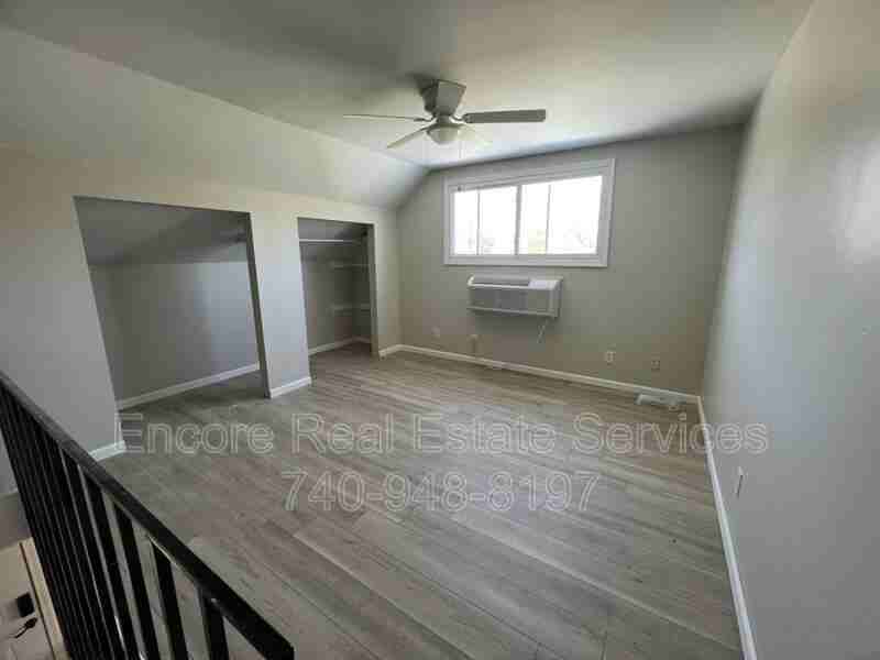 390 N Cedar St - Photo 3 of 6