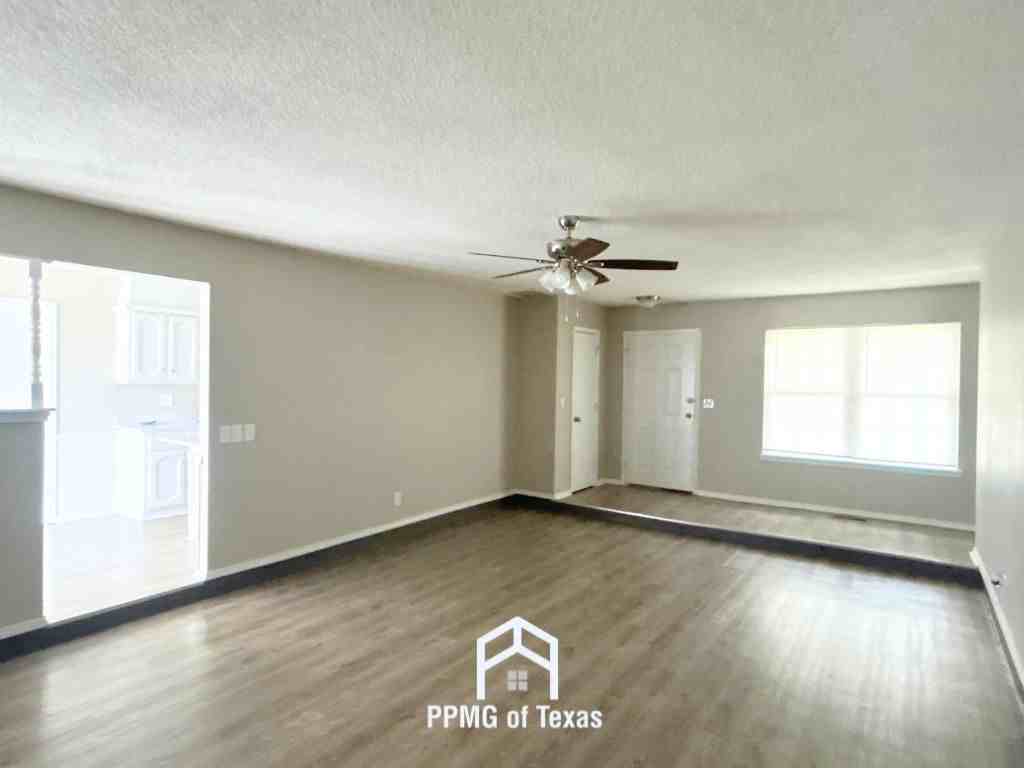 4900 Barbados Ave - Photo 3 of 17