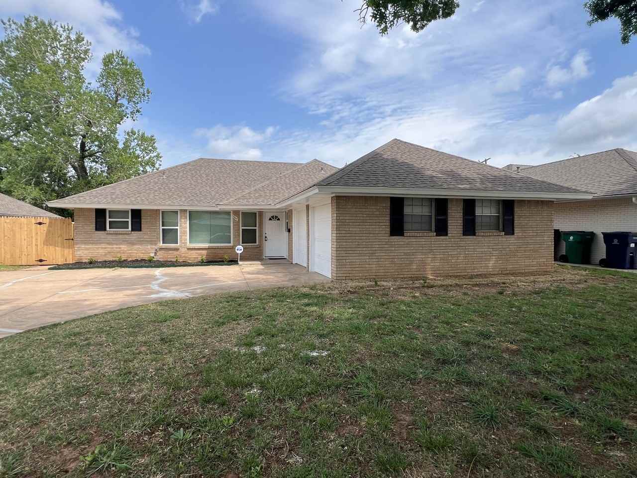 2617 Nw 112th St - Photo 2 of 18