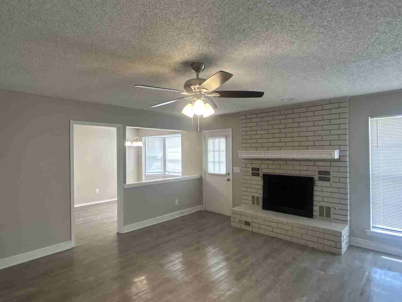 306 E 24th Ct - Photo 2 of 12