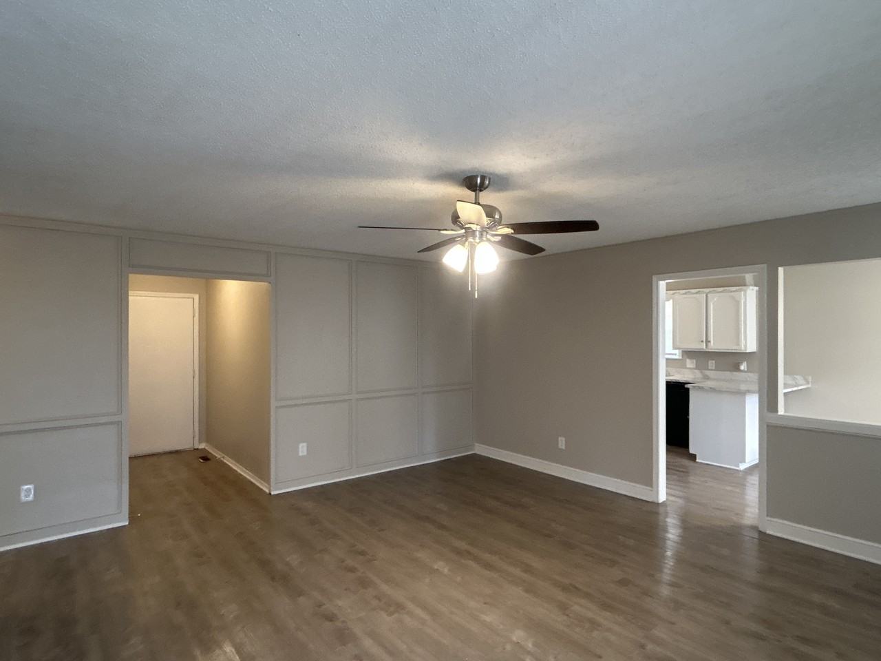 306 E 24th Ct - Photo 3 of 12