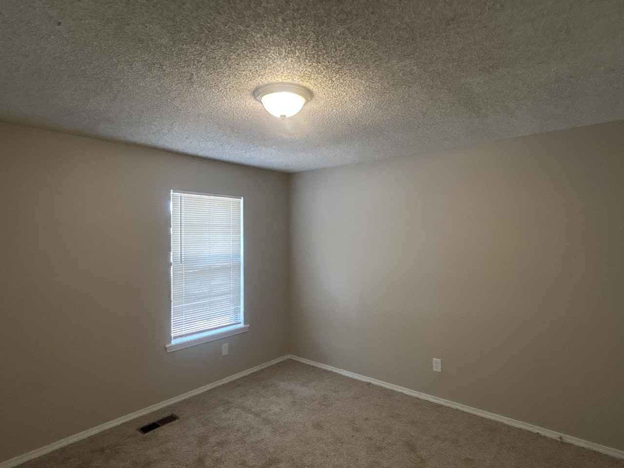 306 E 24th Ct - Photo 7 of 12