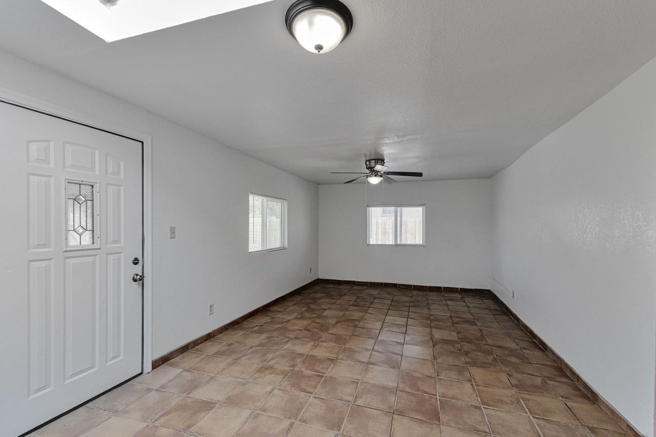 2810 W Carnauba St - Photo 2 of 24