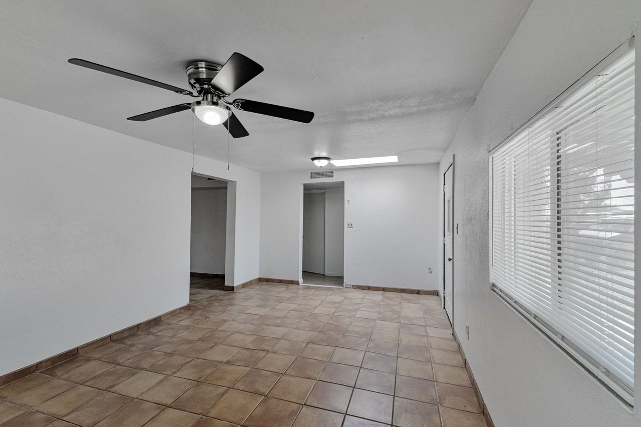 2810 W Carnauba St - Photo 4 of 24