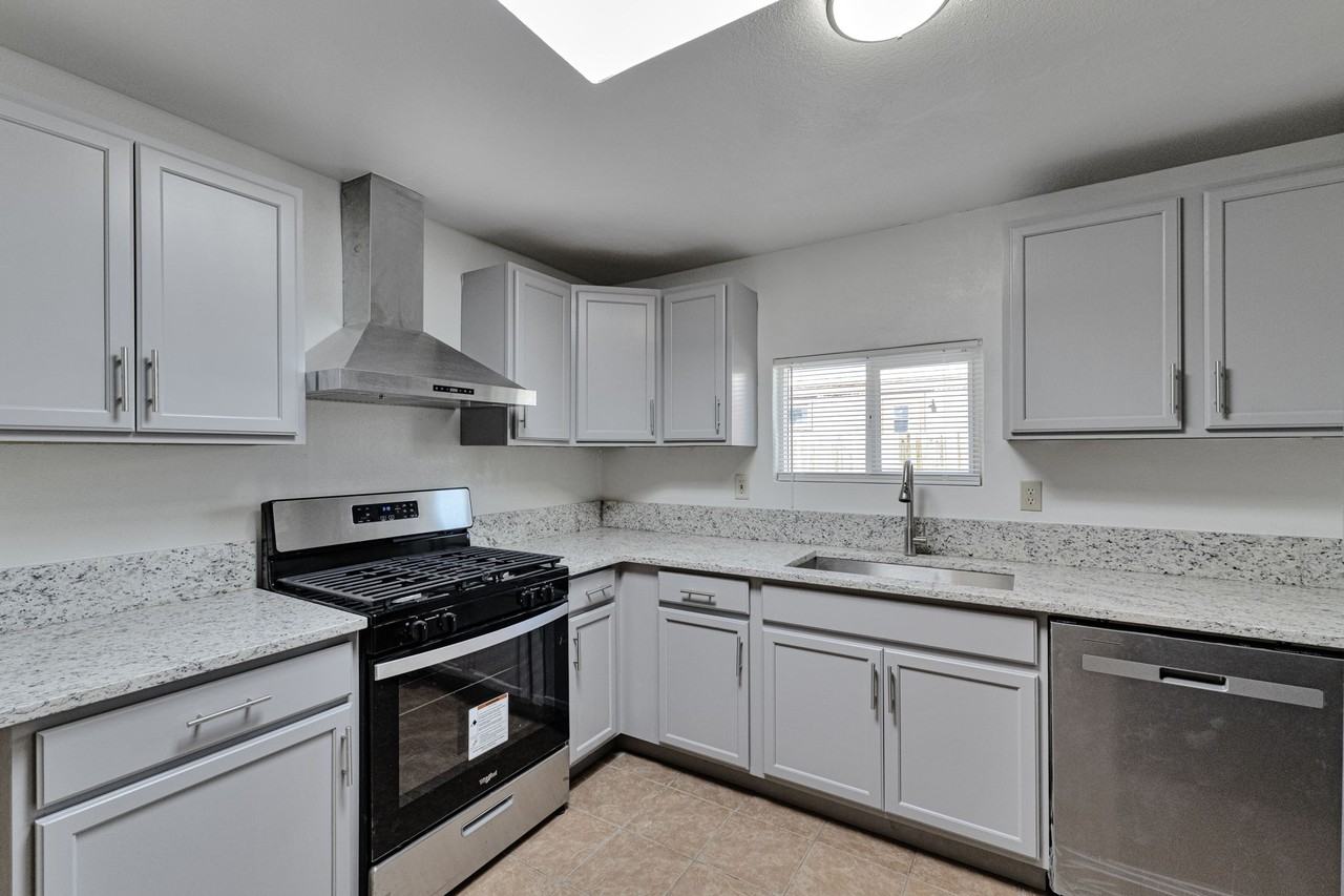 2810 W Carnauba St - Photo 6 of 24