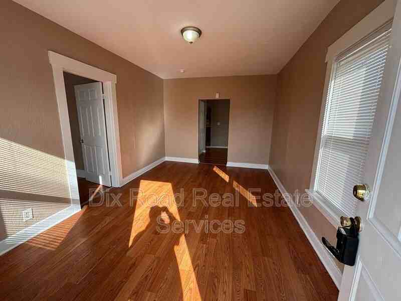 1609 Manchester Ave - Photo 6 of 23