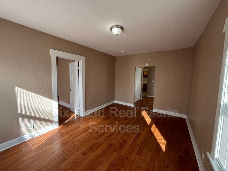 1609 Manchester Ave - Photo 7 of 23