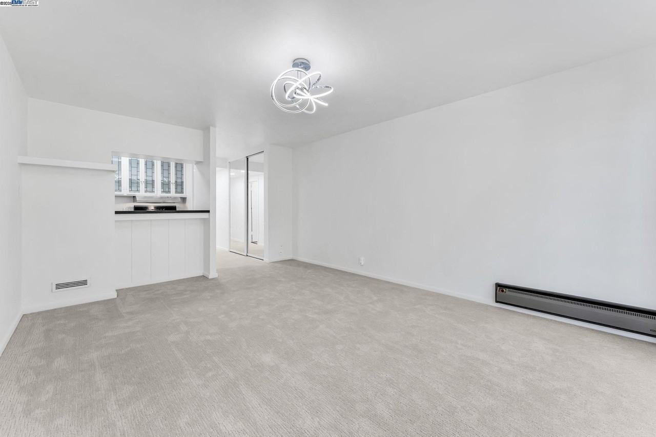 1260 Clay St - Photo 2 of 3