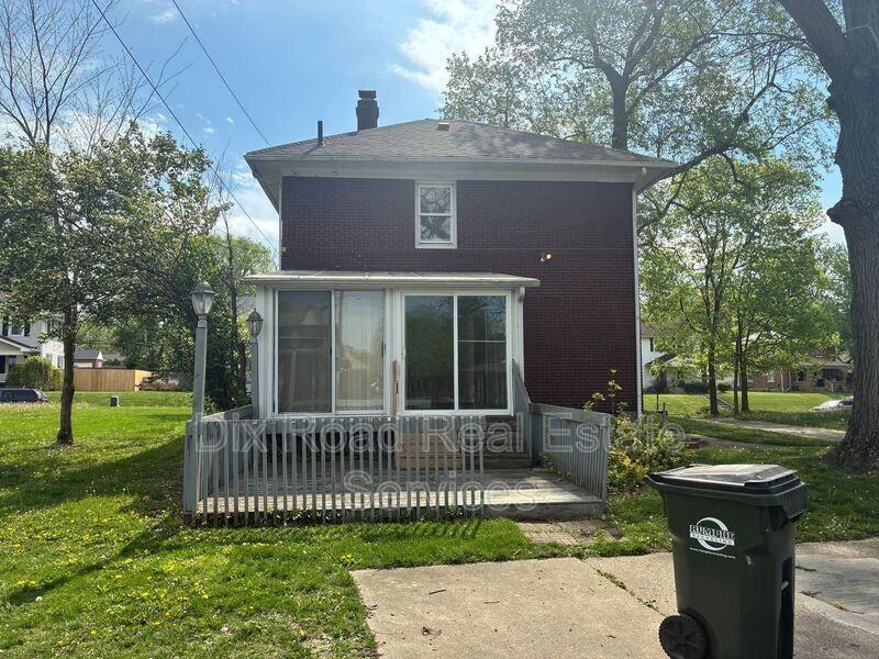 504 Highland St - Photo 3 of 25