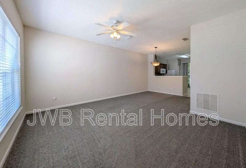 8428 Thornbush Ct - Photo 4 of 24