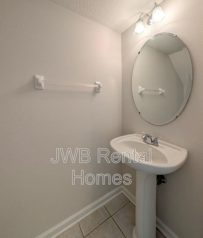 8428 Thornbush Ct - Photo 7 of 24