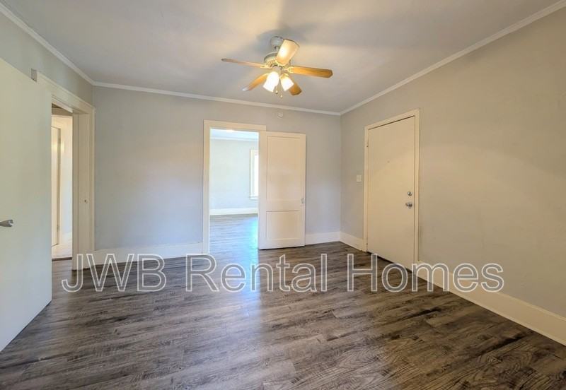 2022 Dellwood Ave #2 - Photo 5 of 14