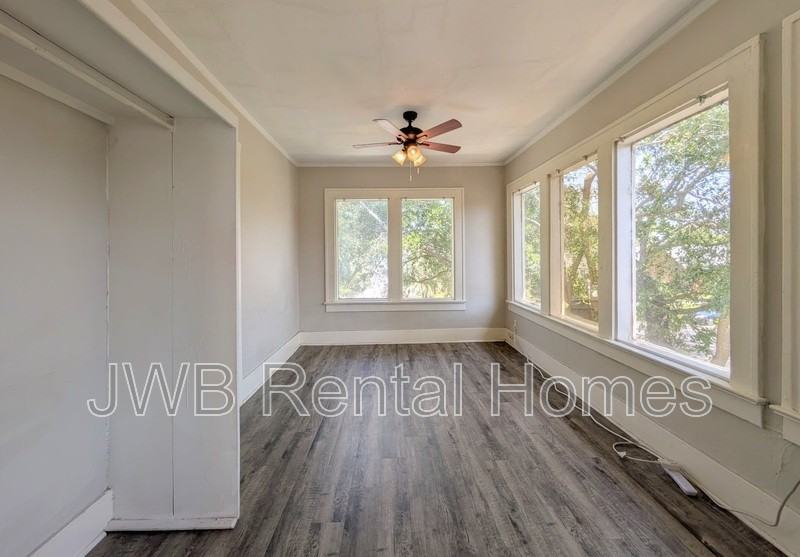 2022 Dellwood Ave #2 - Photo 6 of 14