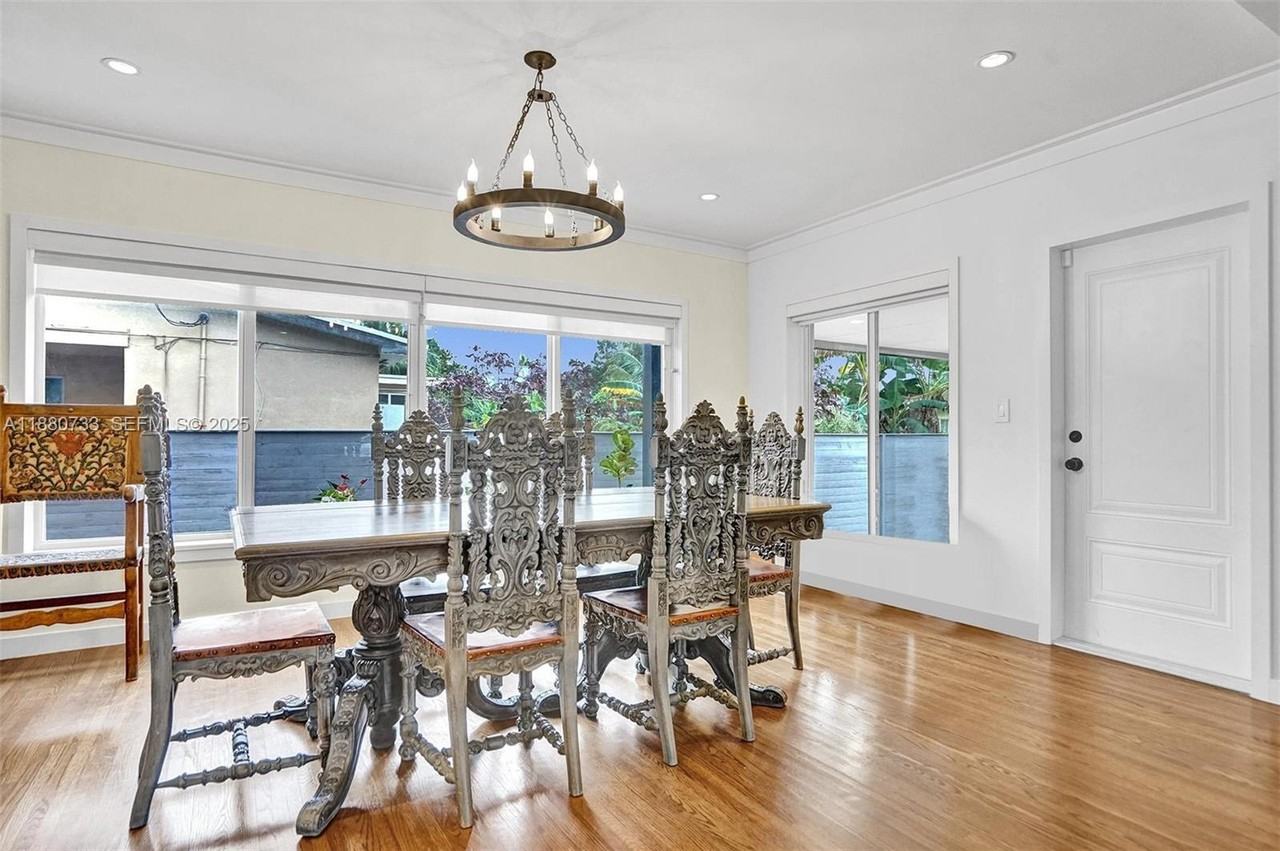 11425 Northeast 3rd Avenue - Photo 2 of 43